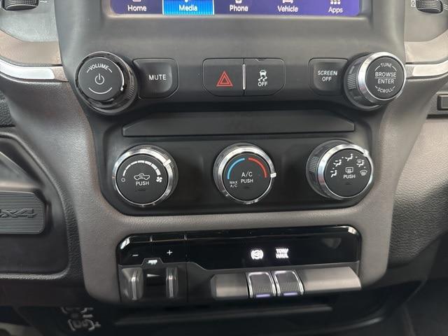 2024 Ram 3500 Big Horn Crew Cab 4x4 8' Box