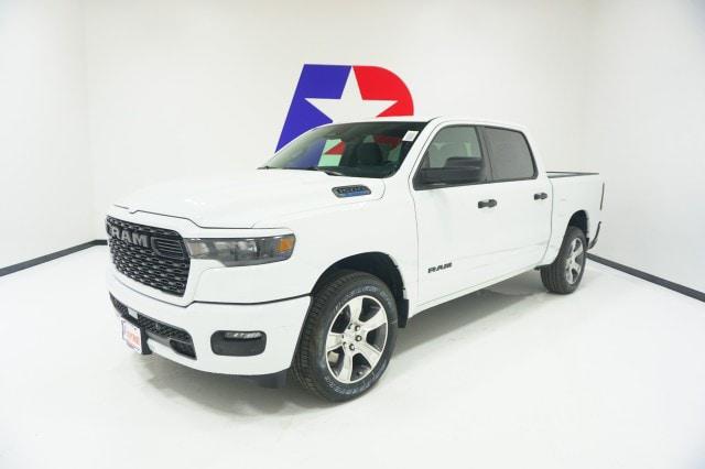 2026 RAM Ram 1500 RAM 1500 EXPRESS CREW CAB 4X2 57 BOX
