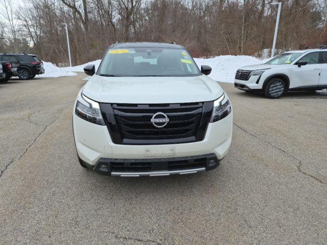 2024 Nissan Pathfinder SL 4WD