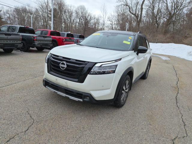2024 Nissan Pathfinder SL 4WD