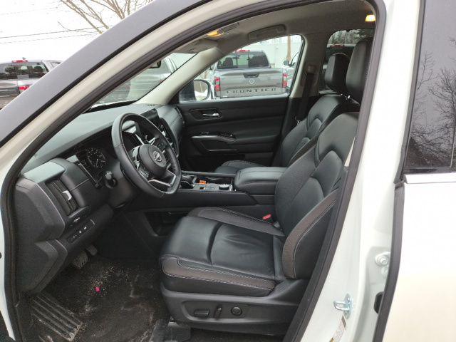 2024 Nissan Pathfinder SL 4WD