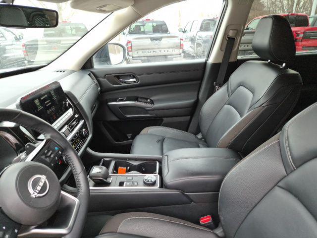 2024 Nissan Pathfinder SL 4WD