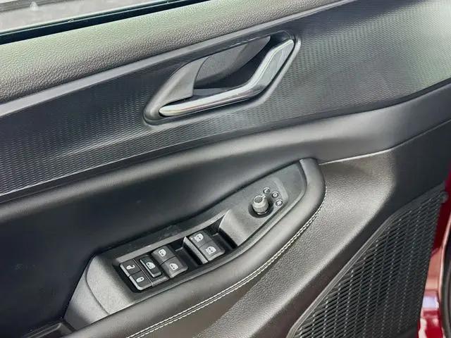 2025 Jeep Grand Cherokee L Altitude 4x4