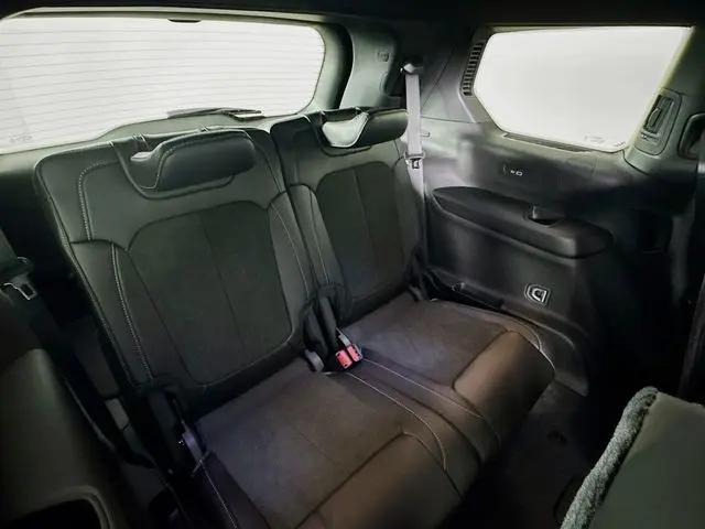 2025 Jeep Grand Cherokee L Altitude 4x4