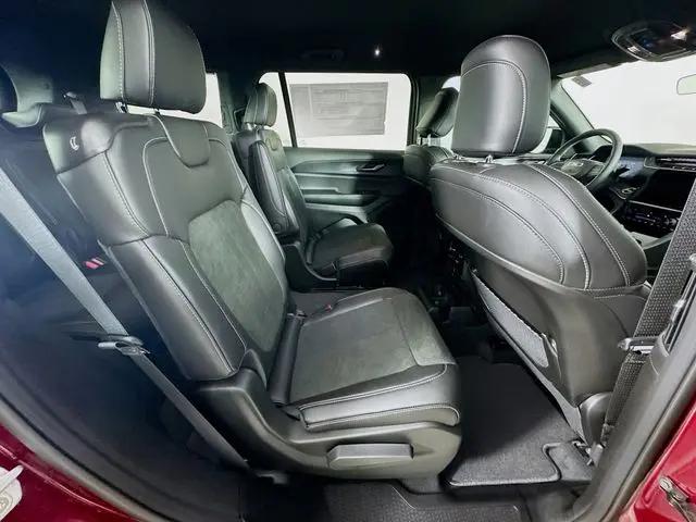 2025 Jeep Grand Cherokee L Altitude 4x4