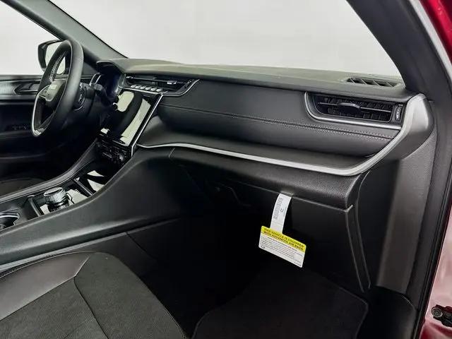 2025 Jeep Grand Cherokee L Altitude 4x4