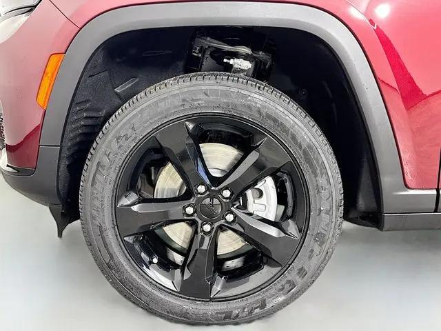 2025 Jeep Grand Cherokee L Altitude 4x4