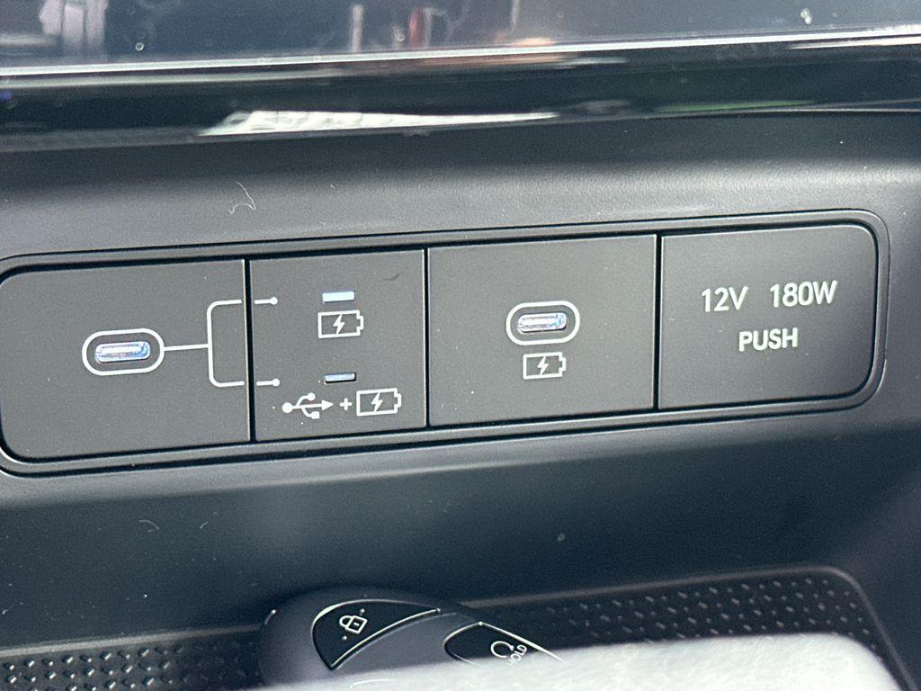 New 2026 Phantom Black HYUNDAI SEL FWD image 30