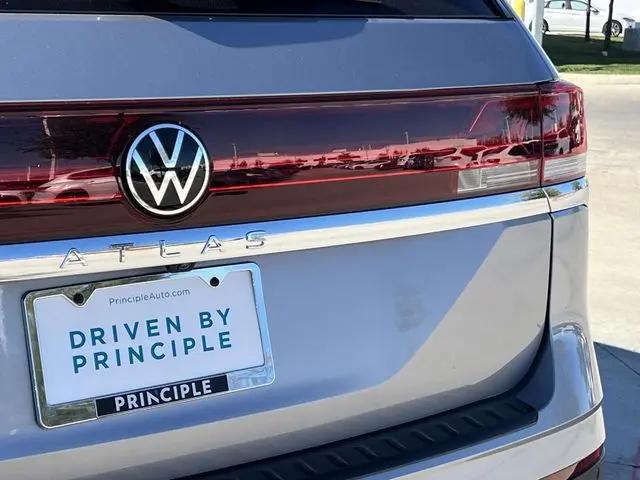 2026 Volkswagen Atlas SE with Technology
