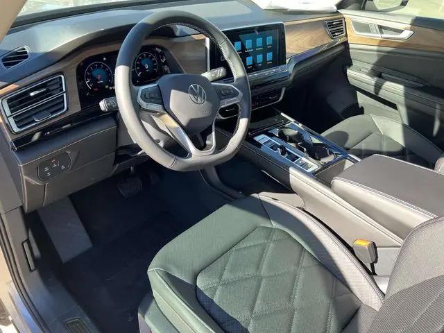2026 Volkswagen Atlas SE with Technology