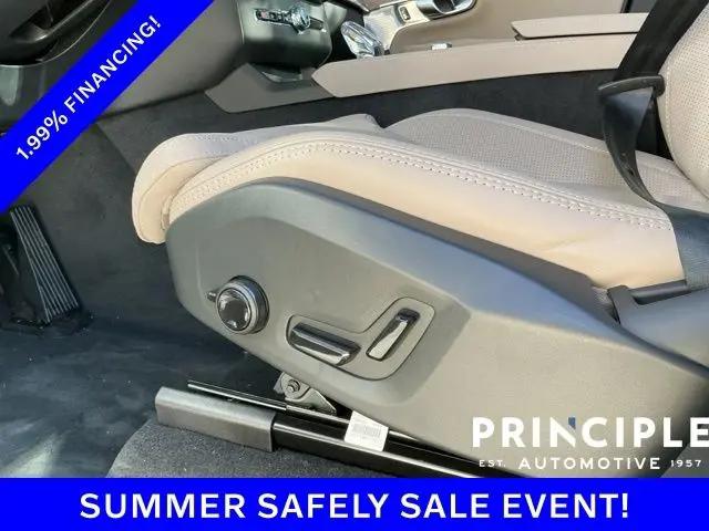 2026 Volvo XC90 Ultra, B6 AWD Gas (mild hybrid), Gasoline, Bright, 6 Seats