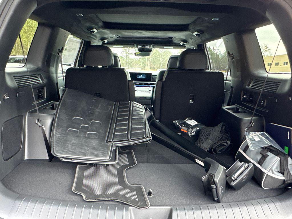 New 2026 White HYUNDAI Calligraphy FWD image 16