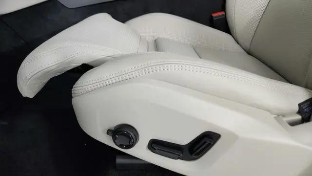 2026 Volvo XC90 Plug-In Hybrid Ultra, T8 AWD, Electric/Gasoline, Bright, 7 Seats