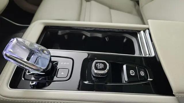 2026 Volvo XC90 Plug-In Hybrid Ultra, T8 AWD, Electric/Gasoline, Bright, 7 Seats
