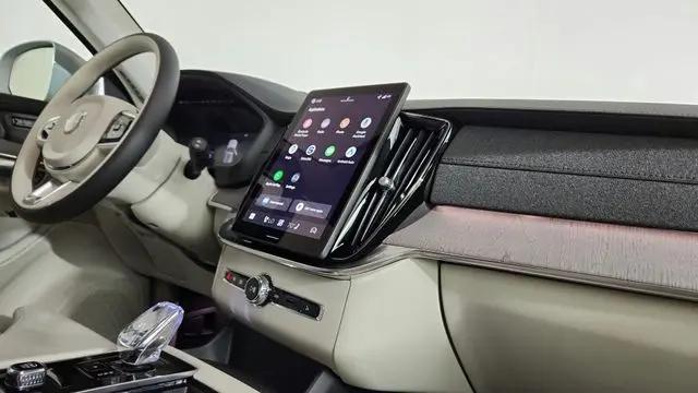 2026 Volvo XC90 Plug-In Hybrid Ultra, T8 AWD, Electric/Gasoline, Bright, 7 Seats