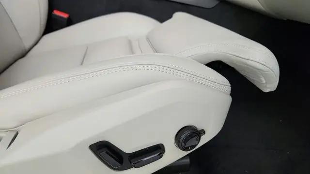 2026 Volvo XC90 Plug-In Hybrid Ultra, T8 AWD, Electric/Gasoline, Bright, 7 Seats