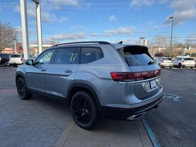 2026 Volkswagen Atlas SE with Technology