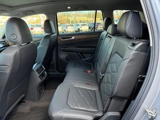 2026 Volkswagen Atlas SE with Technology