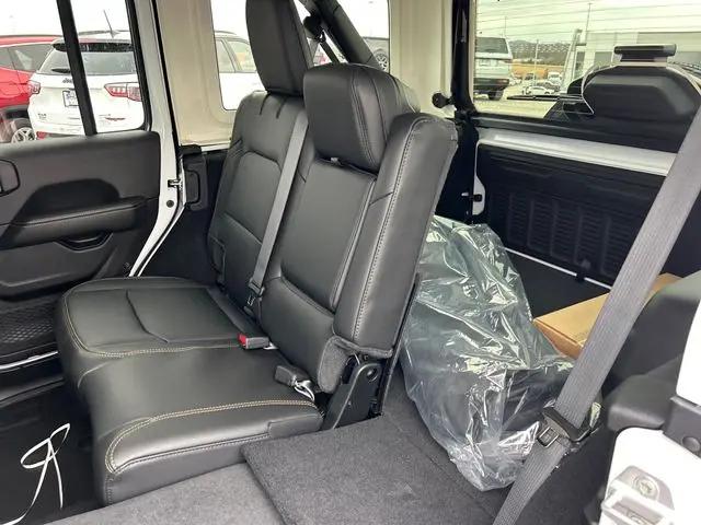 2026 Jeep Wrangler 4-Door Sahara 4x4