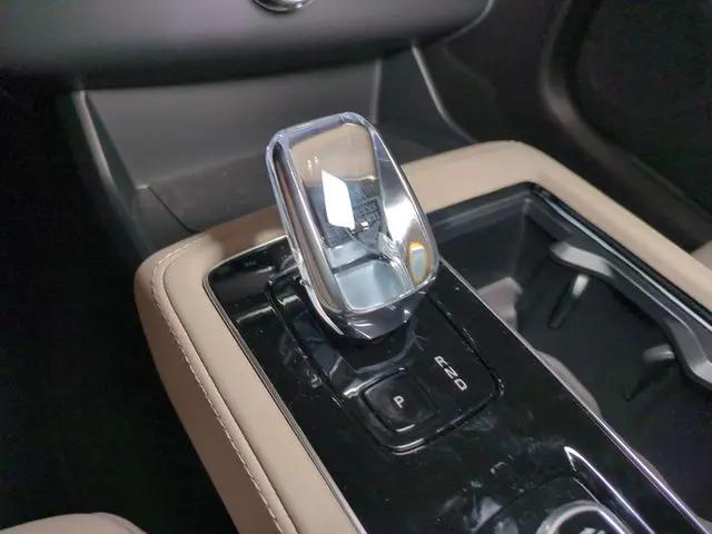 2026 Volvo XC90 Plug-In Hybrid Plus, T8 AWD, Electric/Gasoline, Bright, 7 Seats