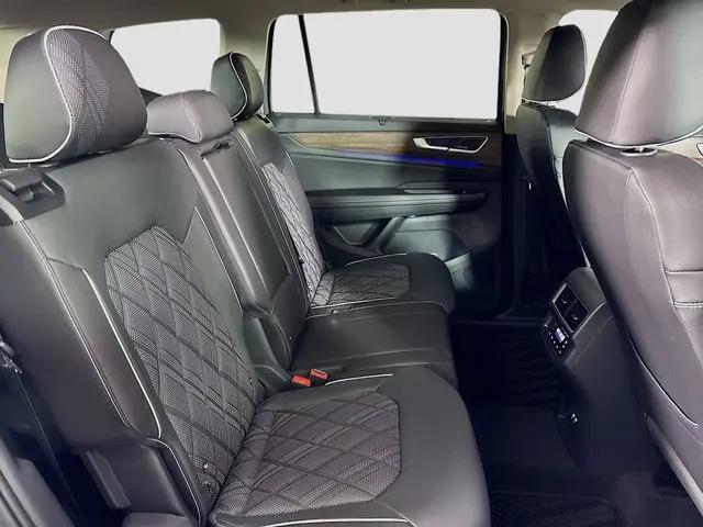 2026 Volkswagen Atlas SEL Premium R-Line