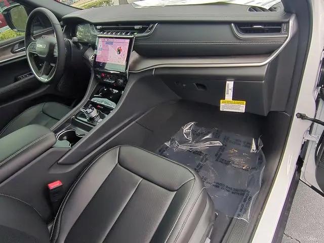 2025 Jeep Grand Cherokee L Limited 4x4