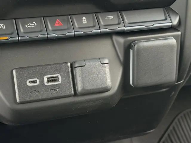 2026 Chevrolet Silverado 1500 2WD Crew Cab Short Bed Custom