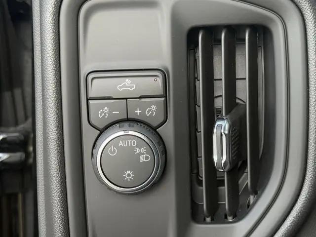 2026 Chevrolet Silverado 1500 2WD Crew Cab Short Bed Custom