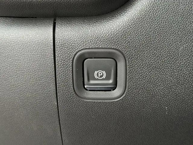 2026 Chevrolet Silverado 1500 2WD Crew Cab Short Bed Custom