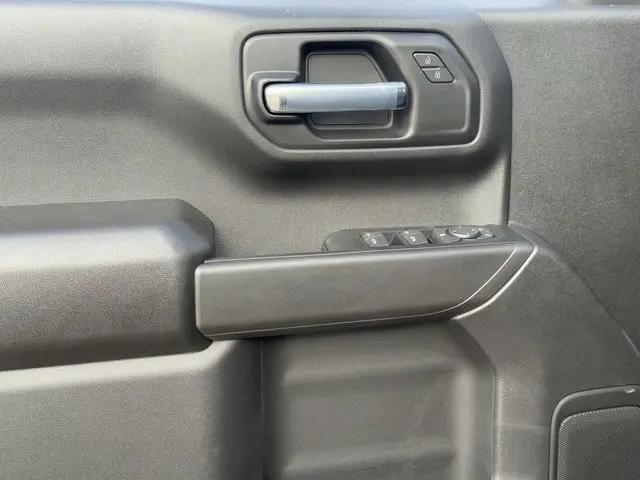 2026 Chevrolet Silverado 1500 2WD Crew Cab Short Bed Custom