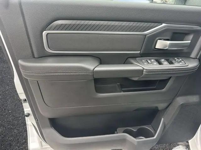 2026 Ram 3500 Big Horn Crew Cab 4x4 8' Box