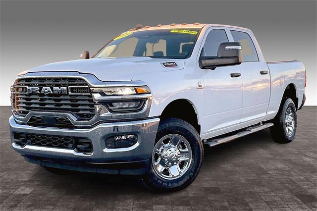 2025 RAM 2500 Tradesman Crew Cab 4x4 64 Box