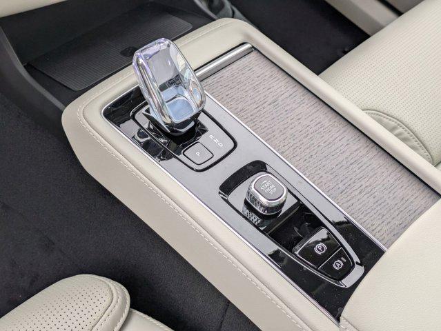 2026 Volvo XC90 Plug-In Hybrid Ultra, T8 AWD, Electric/Gasoline, Bright, 7 Seats