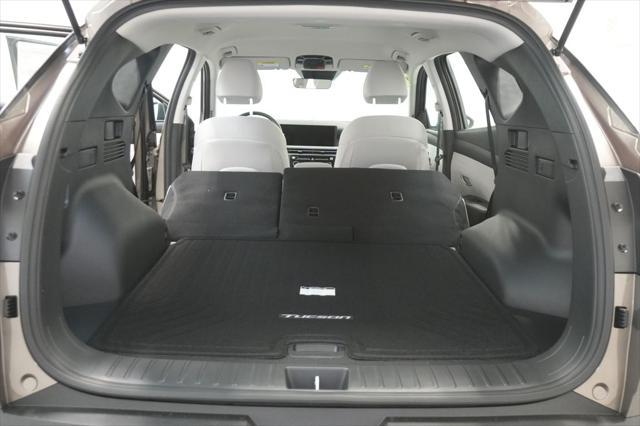 2026 Hyundai Tucson Hybrid Blue SE