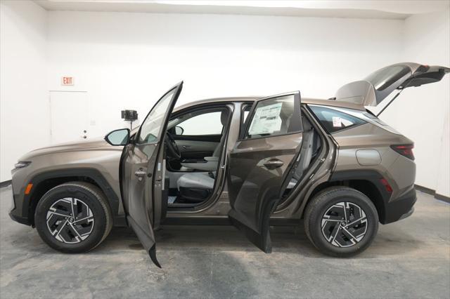 2026 Hyundai Tucson Hybrid Blue SE
