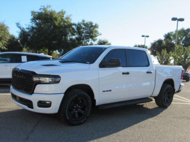 2026 RAM Ram 1500 RAM 1500 EXPRESS CREW CAB 4X4 57 BOX