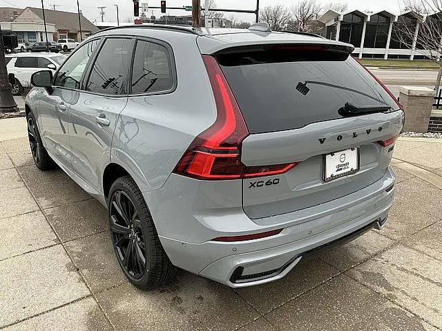 2026 Volvo XC60 B5 Ultra Black Edition