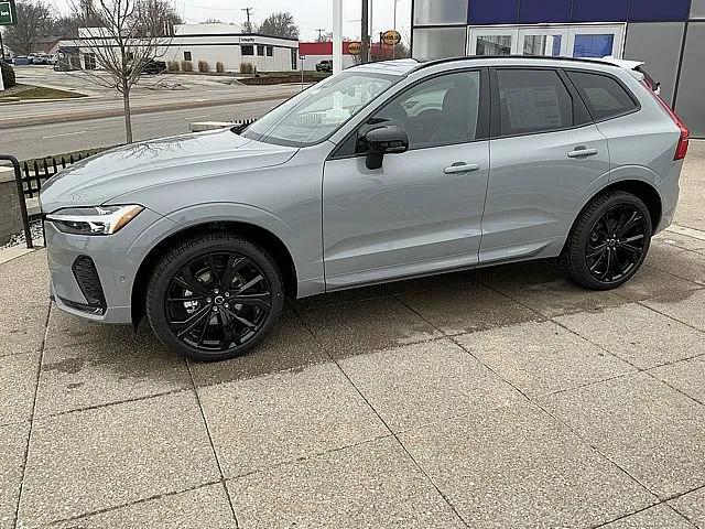 2026 Volvo XC60 B5 Ultra Black Edition