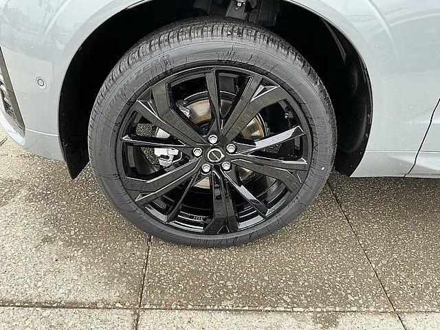 2026 Volvo XC60 B5 Ultra Black Edition