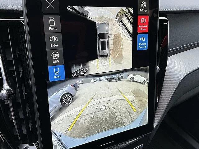 2026 Volvo XC60 B5 Ultra Black Edition