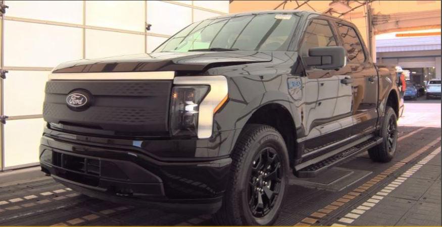 2025 Ford F-150 Lightning XLT