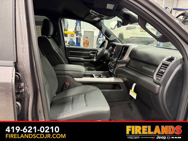 2026 Ram 1500 Lone Star Crew Cab 4x4 57 Box