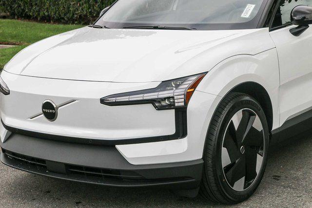 2026 Volvo EX30 Plus Twin Motor Performance, Fully electric