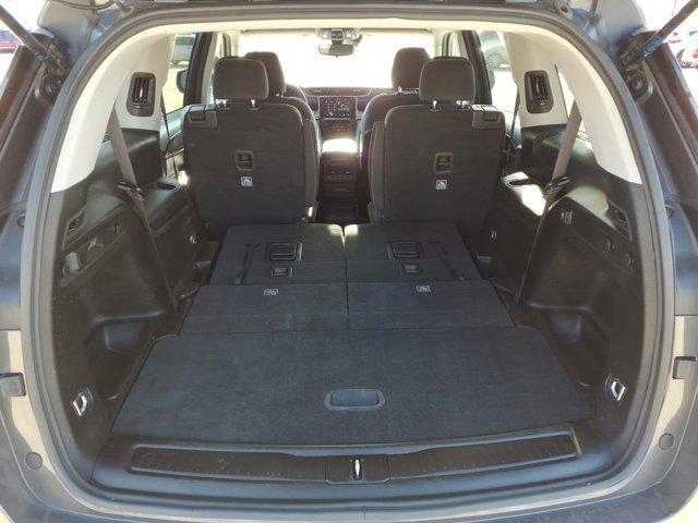 2023 Jeep Grand Cherokee L Laredo 4x4