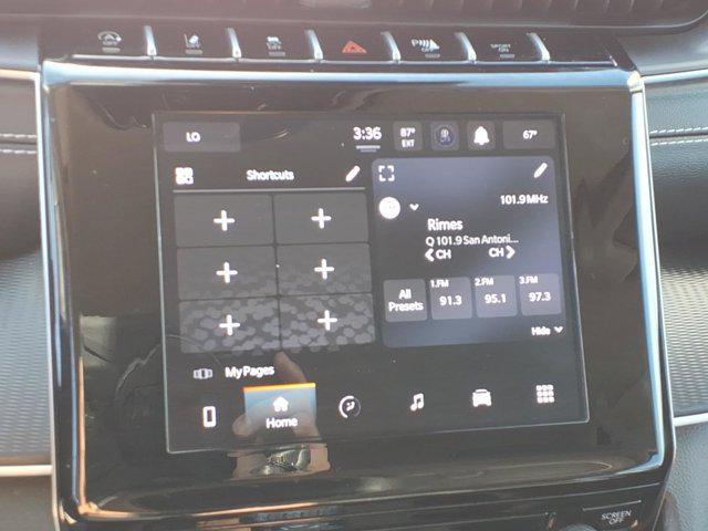2023 Jeep Grand Cherokee L Laredo 4x4