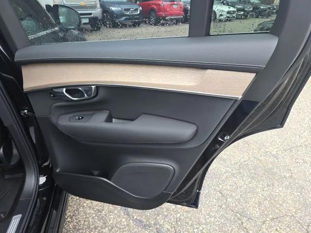 2026 Volvo XC90 Plus, B6 AWD Gas (mild hybrid), Gasoline, Bright, 7 Seats