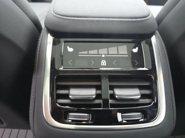 2026 Volvo XC90 Plus, B6 AWD Gas (mild hybrid), Gasoline, Bright, 7 Seats