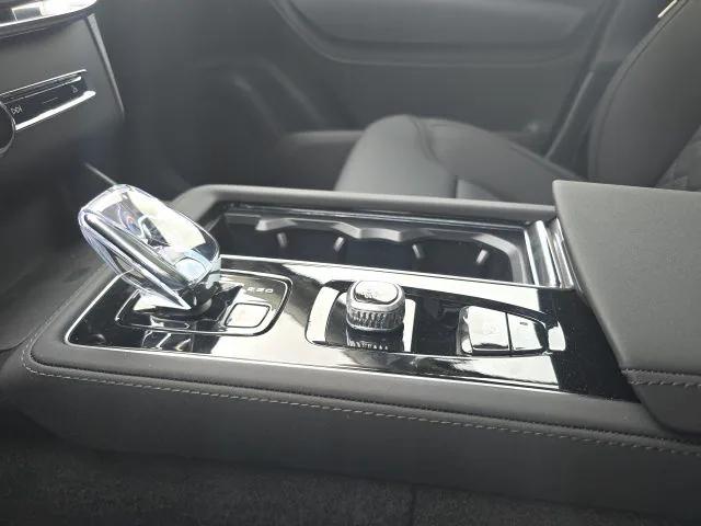 2026 Volvo XC90 Plus, B6 AWD Gas (mild hybrid), Gasoline, Bright, 7 Seats