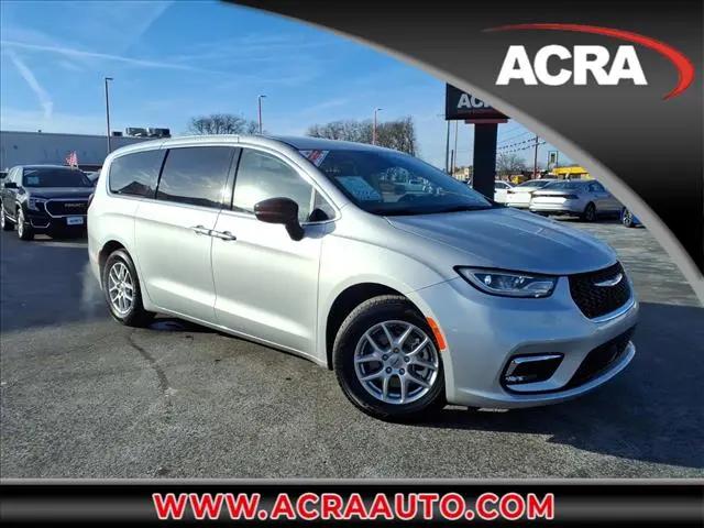 2024 Chrysler Pacifica Touring L for sale in Columbus, IN