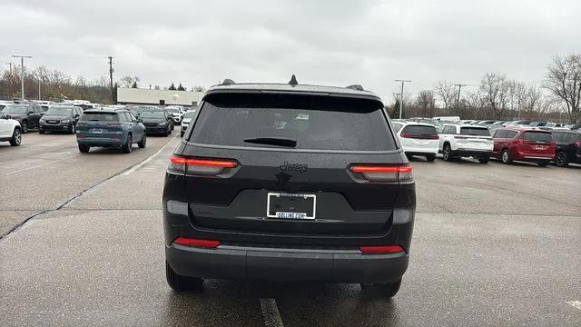 2026 Jeep Grand Cherokee Altitude 4x4